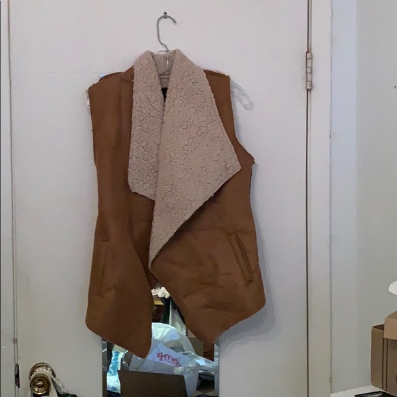 Faux Shearling Brown Vest Size Small - Picture 1 of 5